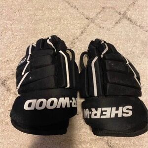 Sherwood Black Hockey Gloves